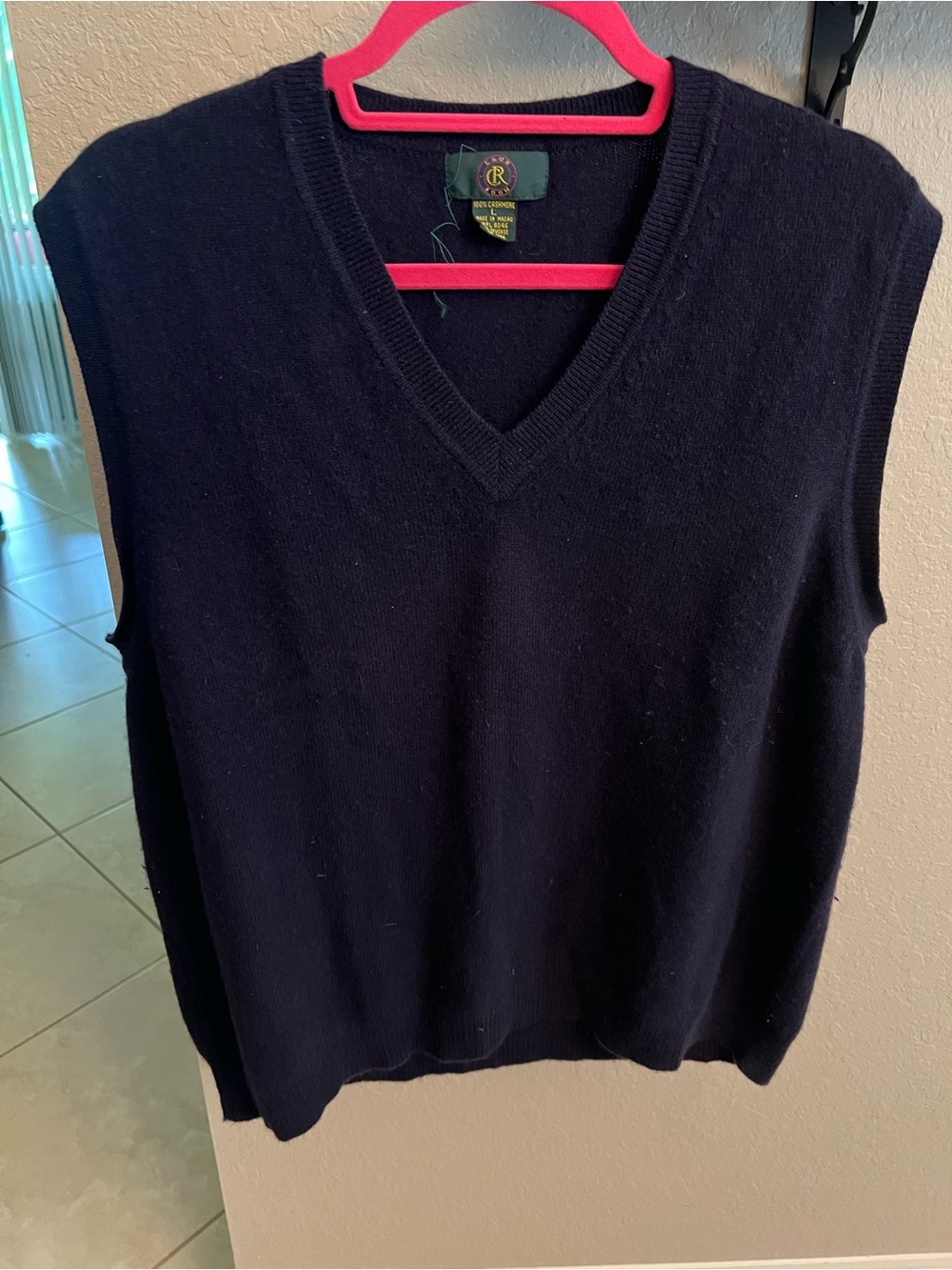 classic Club Room navy blue 100% cashmere V-neck sweater Large